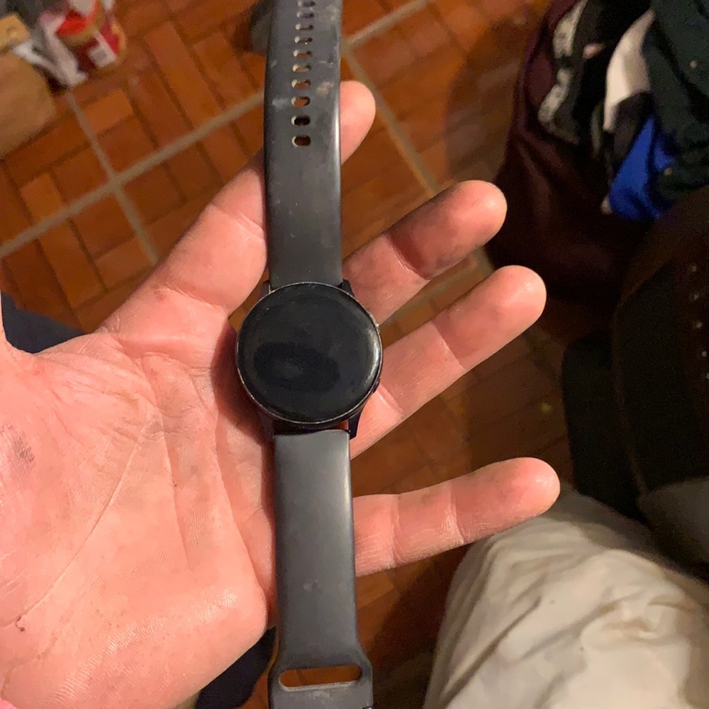Samsung Galaxy Watch model SM R830